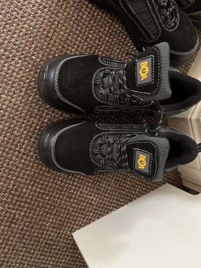 Safety shoes