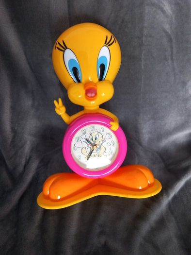 Rare Pink Tweety Alarm Clock, Tweety Table Clock, Tweety Clock, Table Clock, Clock, Tweety, Alarm Clock 1980's warmer bros looney tunes vintage