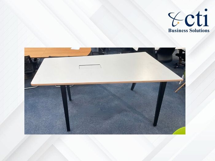 Steelcase High Table & 6 Pledge Stools