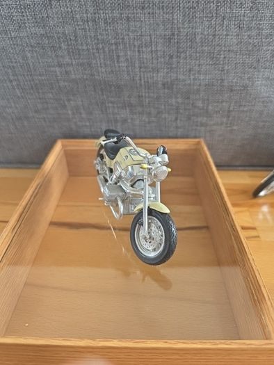 BMW R1200C Diecast Motorcycle Model 1:18