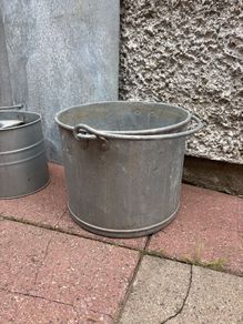 Steel bucket