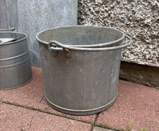 Steel bucket