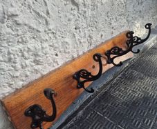 Victorian acorn Vintage cast iron 8 hook wall coathanging rail