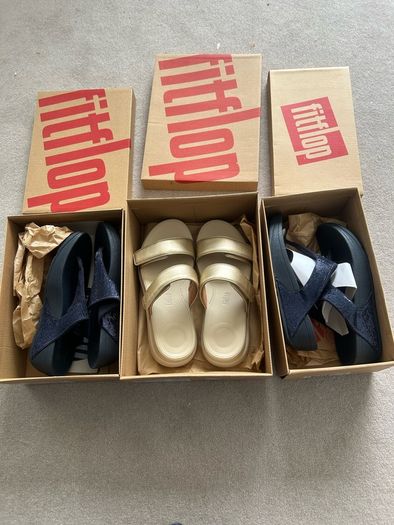 FitFlops New Electra Super Navy Toe-Post & Two Bar Slides gold