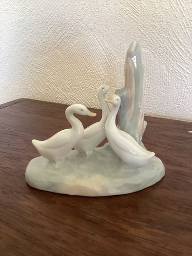 Vintage Neo Lladro Goslings in Garden