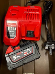Milwaukee 18v 5ah / Rapid charger new