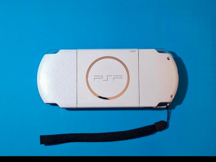 PSP 3000 Series Pearl White (Modded)