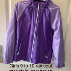 Girls raincoat, 9 to 10 yrs
