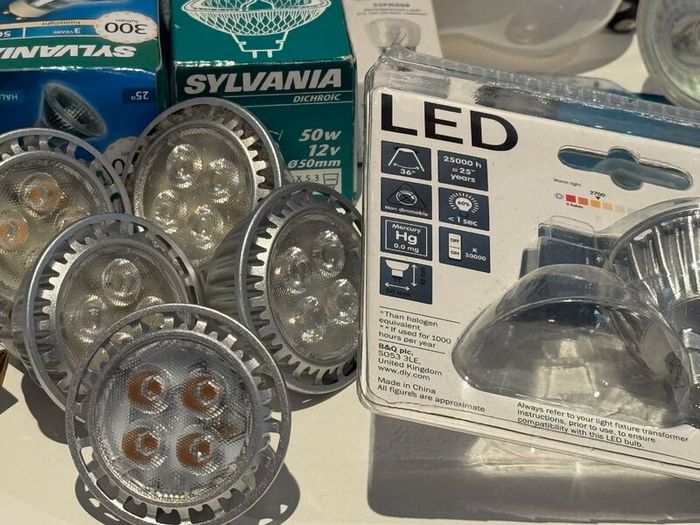 Large Selection of Light Bulbs