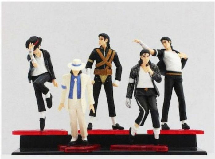 Jackson Action Figures X 5