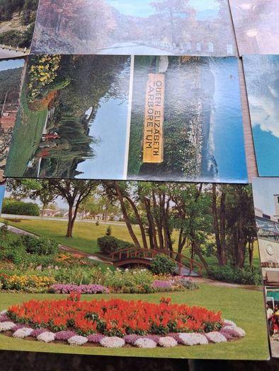 33 x USA And Canadian Mid Century Postcards
