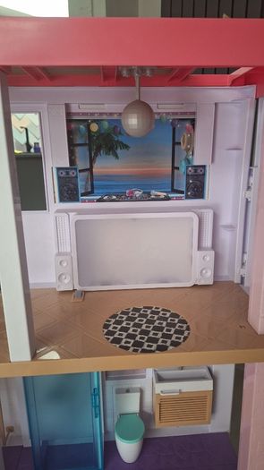Barbie Dreamhouse.
