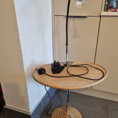 Porada idee. Side table with light