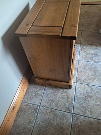 Mexican pine bedroom lockers