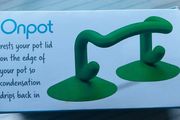 Lid holder green kitchen utensil, Onpot, Dreamfarm