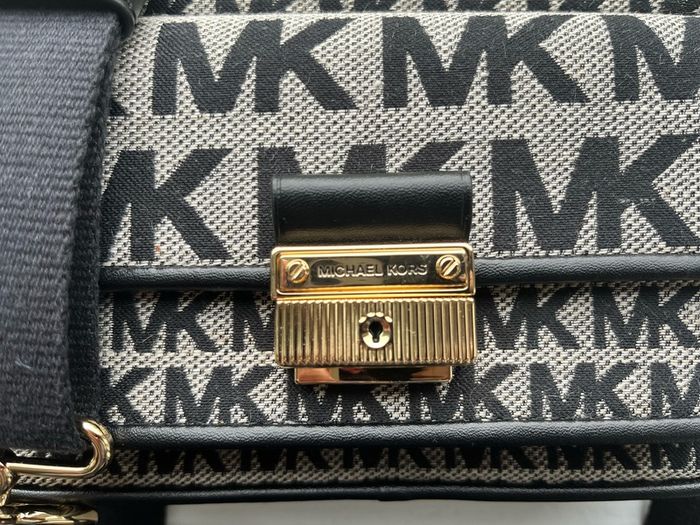 Michael Kors Camera Handbag - Bradshaw Medium with tags