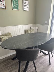 dinging table