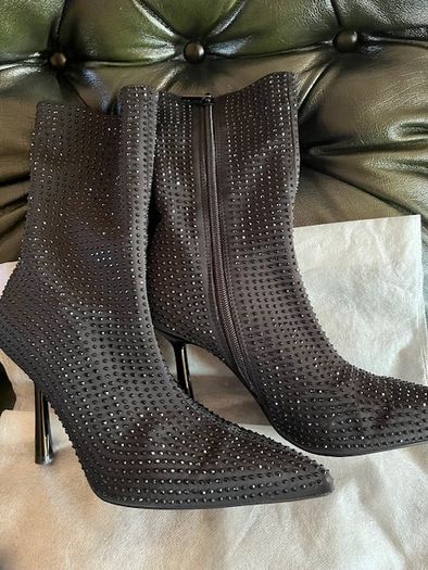 High-heel Dressy Ankle Boots With Sparkly Rhinestones Sequins Jet Black. In Excellent Condition Size Eu 39 Uk 6.   With original protective bag.