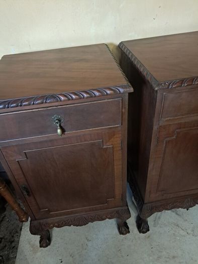 2 mahogany cabinets original key