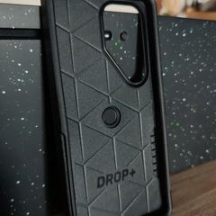 S25 Ultra Otterbox basically NEW plus free screen protector and camera lense protector