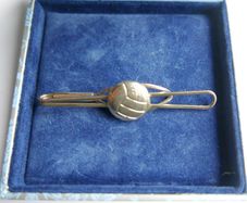 Vintage  Nippy Clip Football Ball Gents Tie Bar Clip