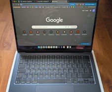 MacBook air m4 13inch. Apple warranty till summer 27. Battery 100%. Black.
