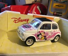 Disney Minnie Fiat 500 Scale 1/18 New Burago