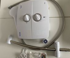 Triton T90sr shower