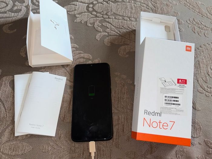 Xiaomi Redmi Note 7, 32GB Black, Excellent Condition, Box & Manuals