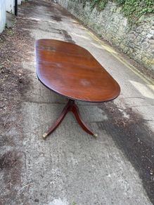 Dining table -extendable