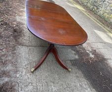 Dining table -extendable