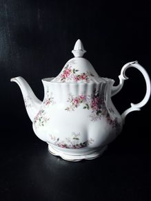 Royal Albert "Lavender Rose" Large Teapot