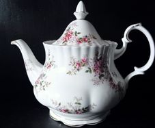Royal Albert "Lavender Rose" Large Teapot