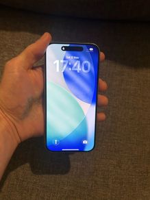 iPhone 15 pro silver titanium color 256gb unlocked, battery percentage 90%