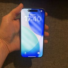 iPhone 15 pro silver titanium color 256gb unlocked, battery percentage 90%