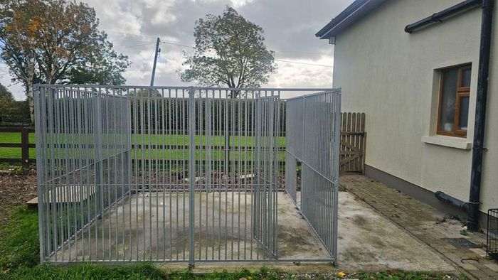 Dog Run with insulated kennell & Transport Cages