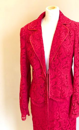 Louise Kennedy occasion red suit