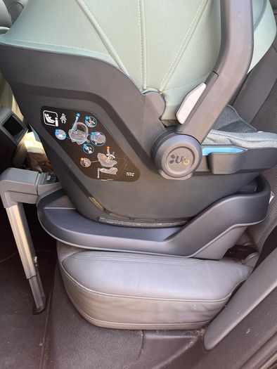Uppababy Car seat and base