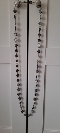 necklace grey pearlescent