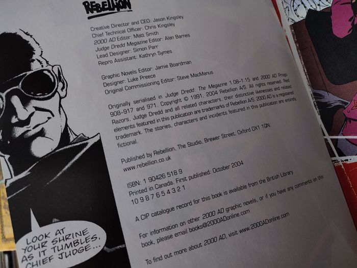 Judge Dredd ! Red Razors ! by Mark Millar ! Graphic Novel ! 2004 ! by 2000 AD Graphic Novels !