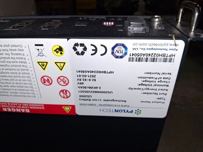 Pylontech 2.4Kw battery and cabinet