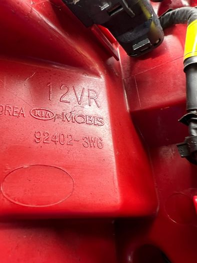 2015 Kia Sportage Offside Drivers Rear Outer Body Tail Light 92402 3w610 A2l16b2
