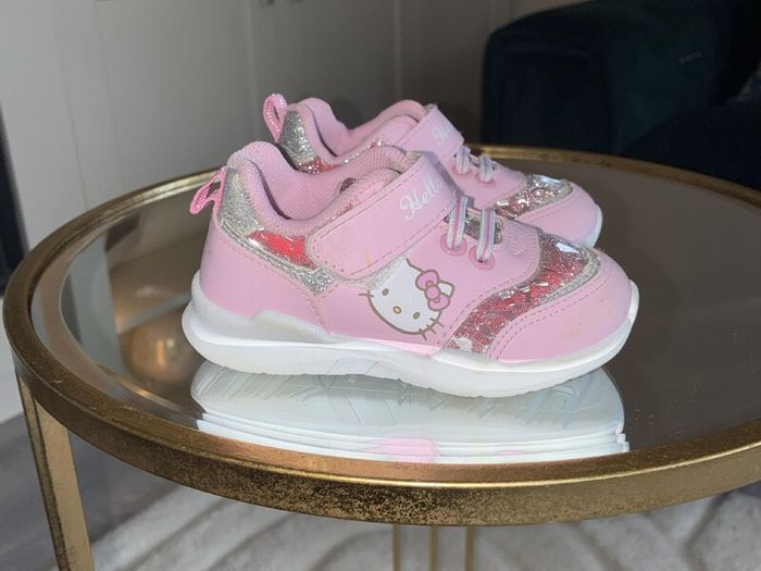 Adorable Hello Kitty Pink Glitter Light-Up Sneakers