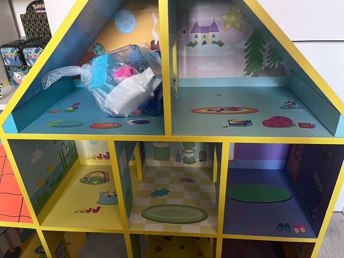 Peppa pig wooden house
