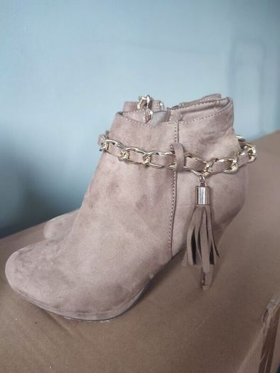 light cream velvet heels