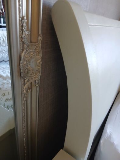 King Sleigh Bed matching lockers & chest of drawers