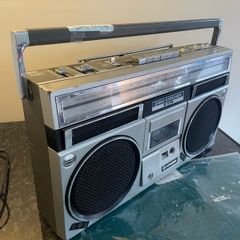 Hitachi Vintage Radio