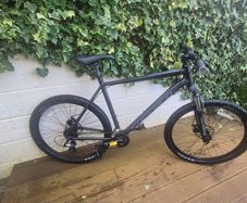 Carrera Vengeance Mens XL Mountain Bike.