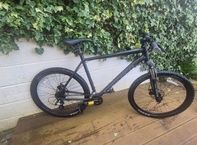 Carrera Vengeance Mens XL Mountain Bike.