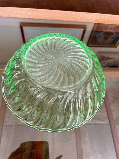 Uranium Green Vintage Glass Carnival Serving Bowl by Bagley UK